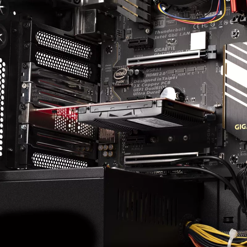 StarTech.com U.3–PCIe-sovitinkortti, PCIe 4.0 x4 -sovitin 2,5 tuuman U.3-NVMe-SSD-asemille, SFF-TA-1001 PCI Express -lisäkortti pöytäkoneisiin/palvelimiin, TAA-yhteensopiva – käyttöjärjestelmäriippumaton