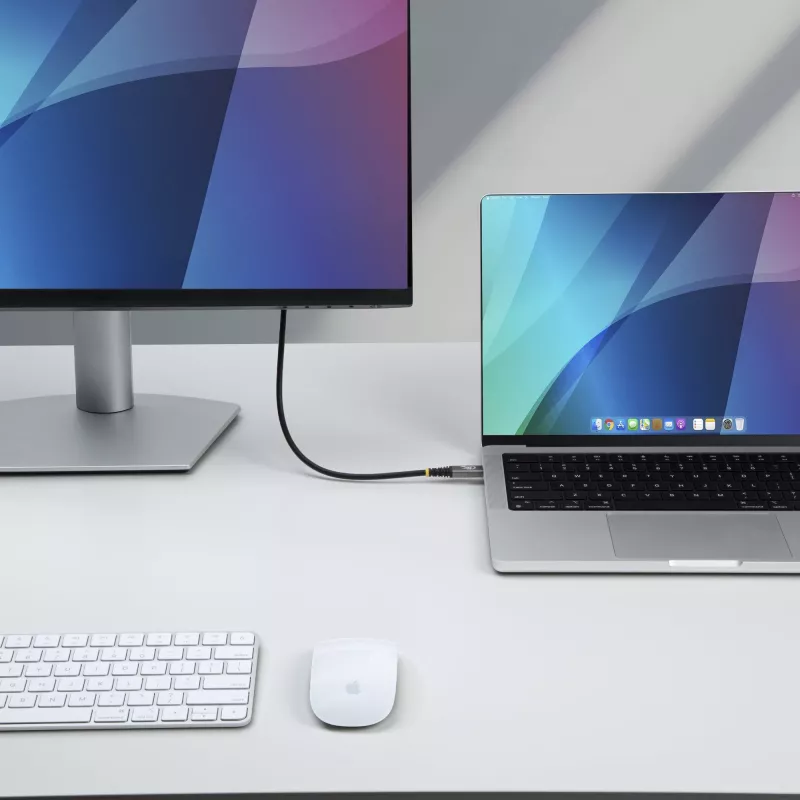 StarTech.com 1 m USB4-kaapeli, 80 Gbit/s, USB-IF-sertifioitu USB-C-kaapeli, 240W PD, 8K 120Hz/4K 240Hz DP2.1 DP80, TPE-päällyste, Thunderbolt 4 -yhteensopiva – musta USB-C-kaapeli