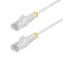 StarTech.com 25 cm valkoinen ohut CAT6 Ethernet-kaapeli, lukkokielekkeen suojaus, 100 W PoE, UTP, LSZH, 28AWG puhdasta paljasta kuparia, ohut RJ45-verkkopatchkaapeli vedonpoistoilla, yksittäin testattu