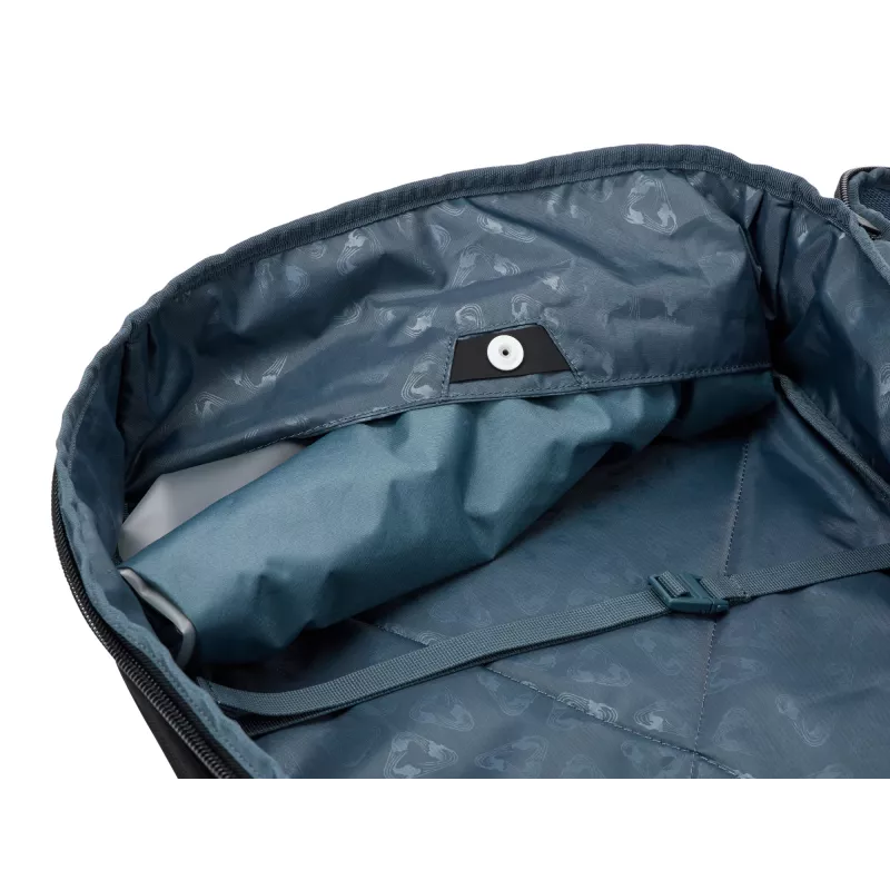 Thule Aion matkareppu 40 L, musta