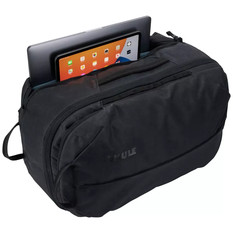 Thule Aion matkareppu 40 L, musta