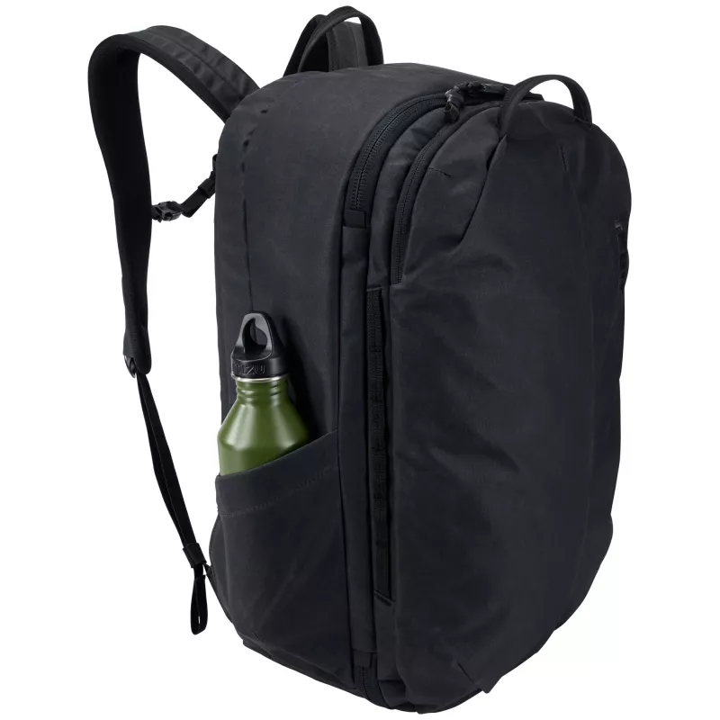 Thule Aion matkareppu 40 L, musta