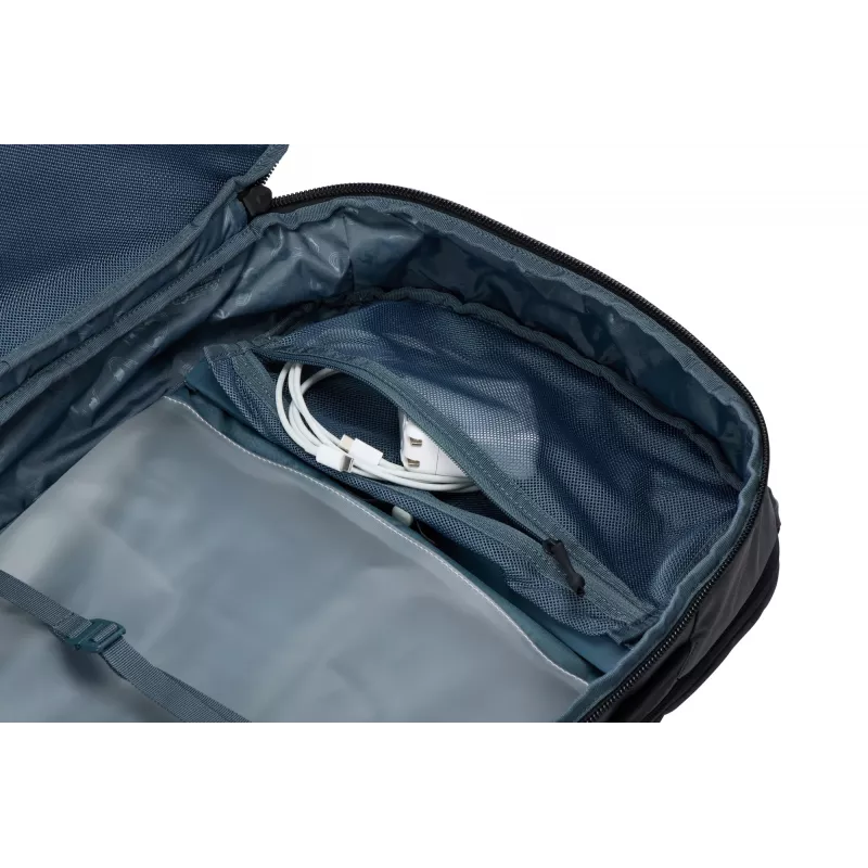 Thule Aion matkareppu 40 L, musta