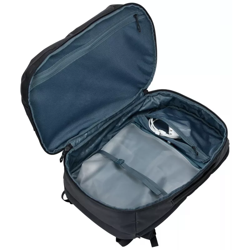 Thule Aion matkareppu 40 L, musta