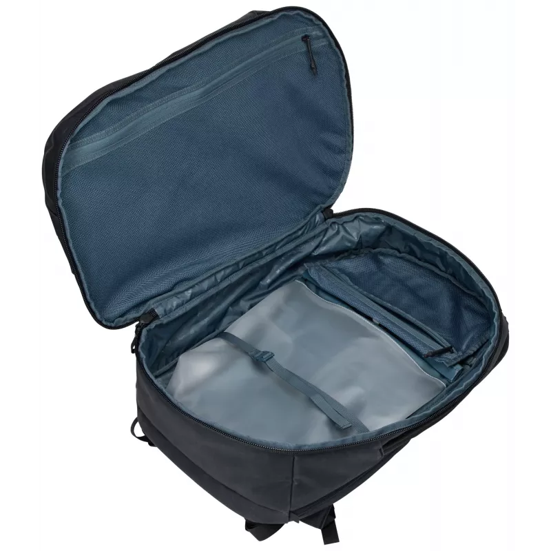 Thule Aion matkareppu 40 L, musta