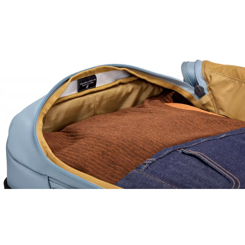 Thule Chasm Carry-on pyörillä varustettu matkalaukku 55 cm, 40 L, Pond Gray, TCCO222