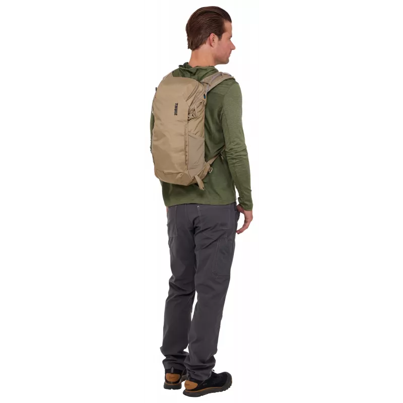 Thule Alltrail TAHP216 Faded Khaki reppu matkareppu polyesteri