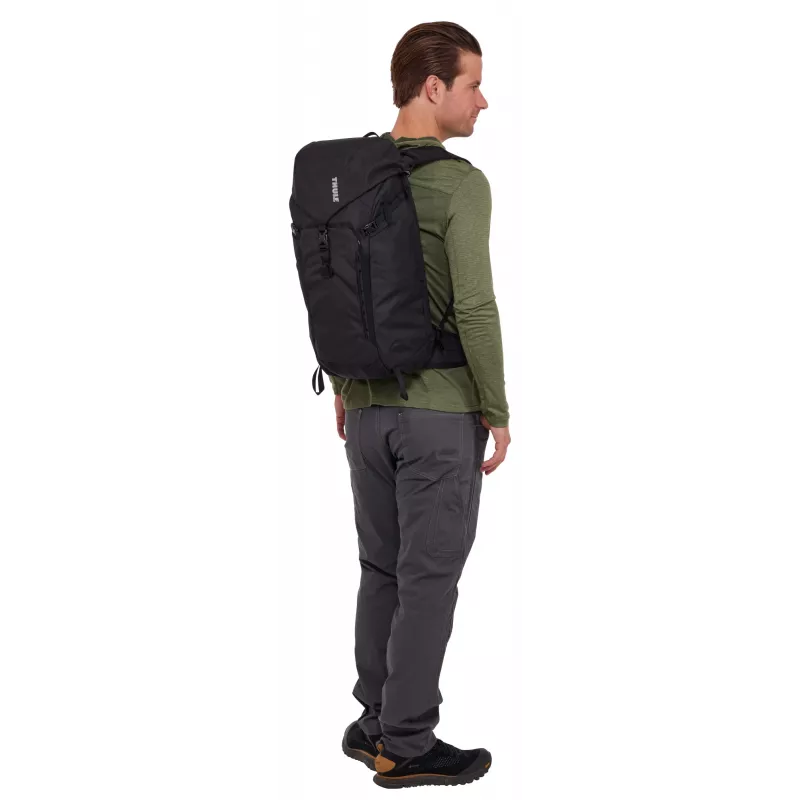 Thule Alltrail TADP225 musta reppu matkareppu polyesteri