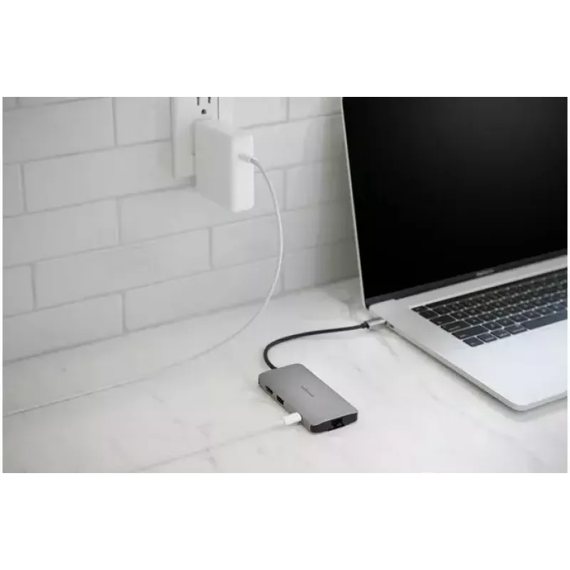 Kensington UH1400P USB-C 8-in-1 ajuriton mobiilitelakka