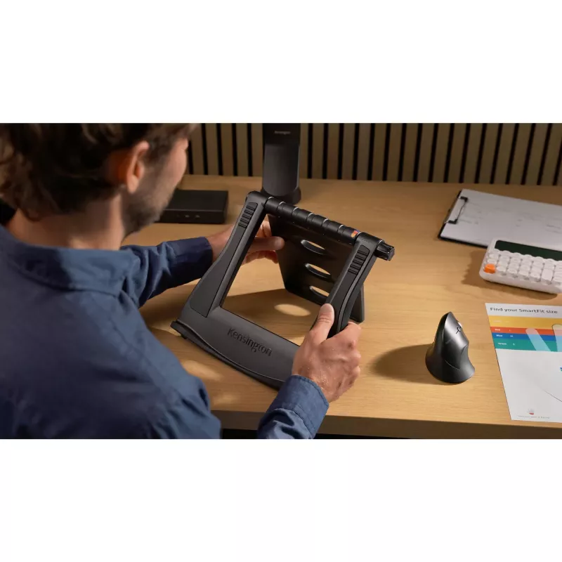 Kensington SmartFit Easy Riser kannettavan tietokoneen jäähdytysteline - musta