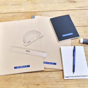DYMO Authentic Embossing -tarranauha | 9 mm x 3 m rulla | valkoinen teksti sinisellä | itseliimautuva | kohokuviointilaitteille | 1 kpl