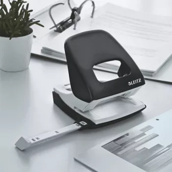 Leitz WOW 5008 rei'itin metalli 2-reikäinen / 30 arkkia, 30 arkkia, musta, valkoinen, metalli, 8 cm, 5,5 mm, A4, A5, A6, Folio, US Quart, 8 x 8 x 8 cm
