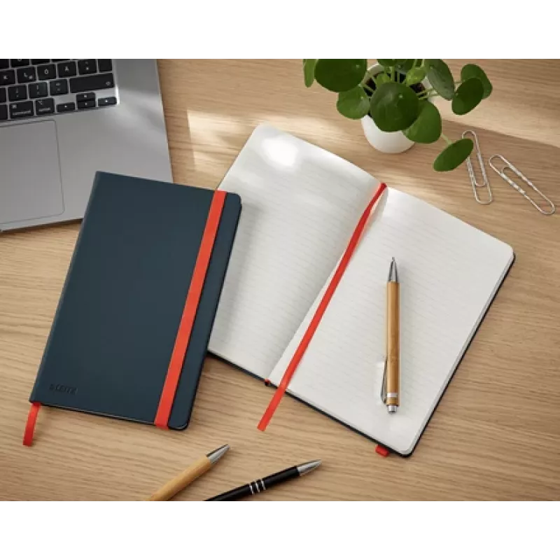 Leitz Cosy Notebook Soft Touch viivoitettu kovakantinen, yksivärinen, musta, A5, 80 arkkia, matta, 100 g/m²