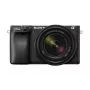 Sony α 6400 + SEL18135 MILC 24,2 MP CMOS 6000 x 4000 pikseliä musta
