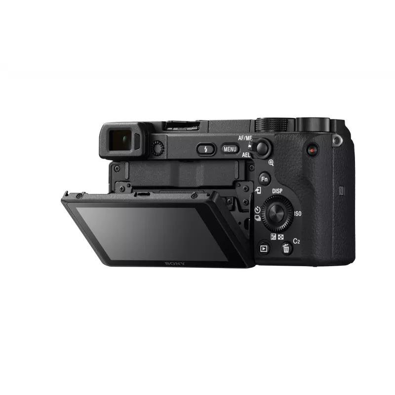 Sony α 6400 + SEL18135 MILC 24,2 MP CMOS 6000 x 4000 pikseliä musta