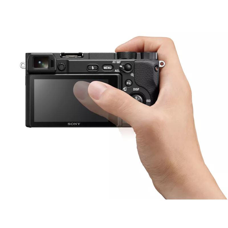 Sony α 6400 + SEL18135 MILC 24,2 MP CMOS 6000 x 4000 pikseliä musta