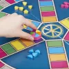 Hasbro Gaming Trivial Pursuit peli: Classic Edition lautapeli oppimispeli