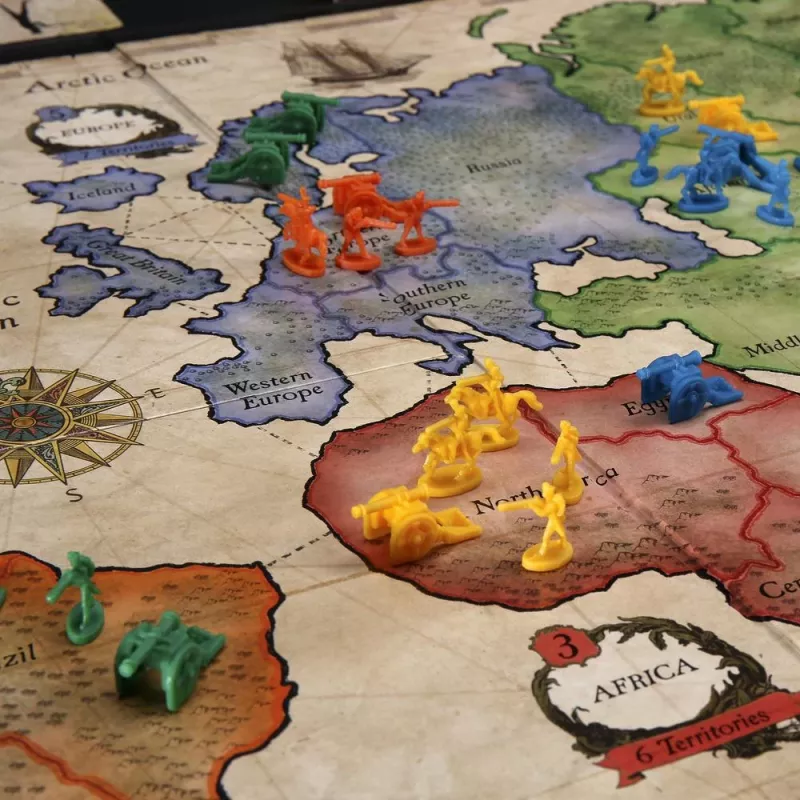 Lautapeli Hasbro Gaming Risk War suositeltu ikä 10 vuotta