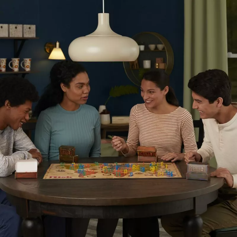 Lautapeli Hasbro Gaming Risk War suositeltu ikä 10 vuotta