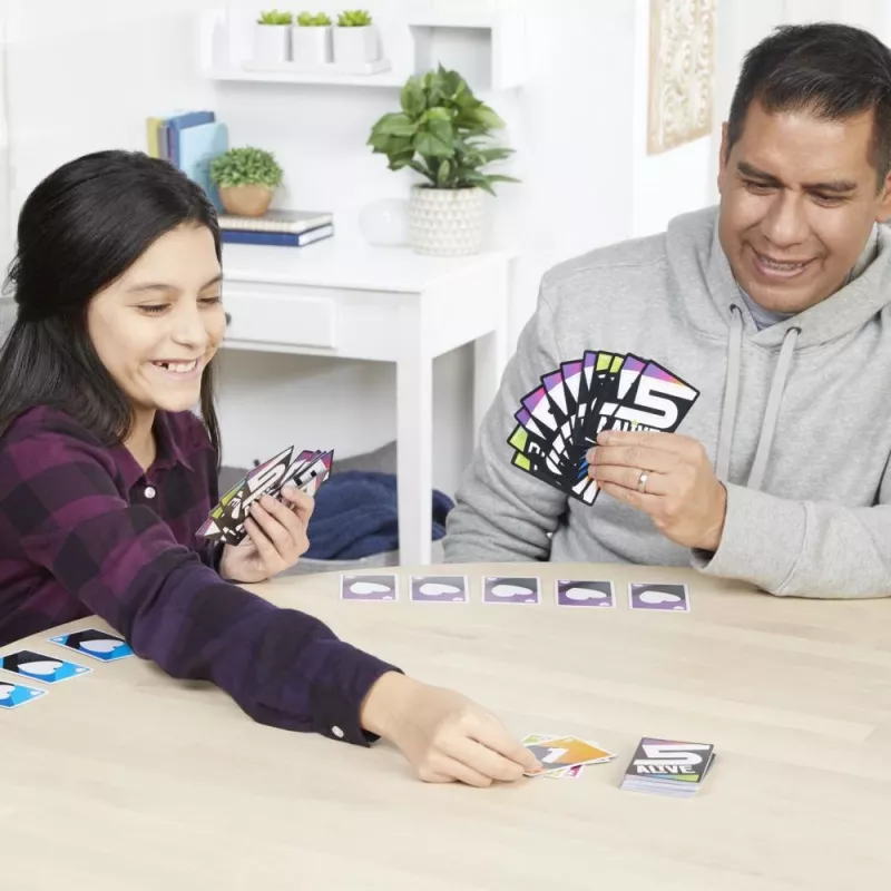 Hasbro Gaming F4205 5 Alive korttipeli keräilykappale