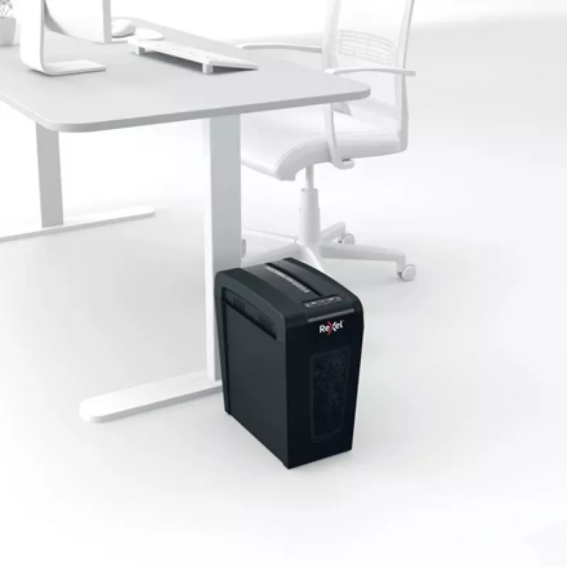 Rexel Secure X8-SL Whisper-Shred ristileikkausasiakirjasilppuri P4