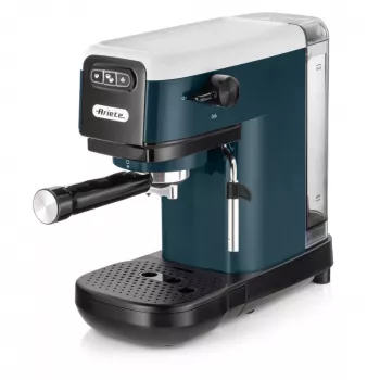 Ariete 1399 espressokeitin, kahvijauheelle ja ESE-padeille, 1300 W, 1,1 l tilavuus, 15 baarin paine, suodattimet 1, 2 kupille ja ESE-padeille, cappuccino, valkoinen