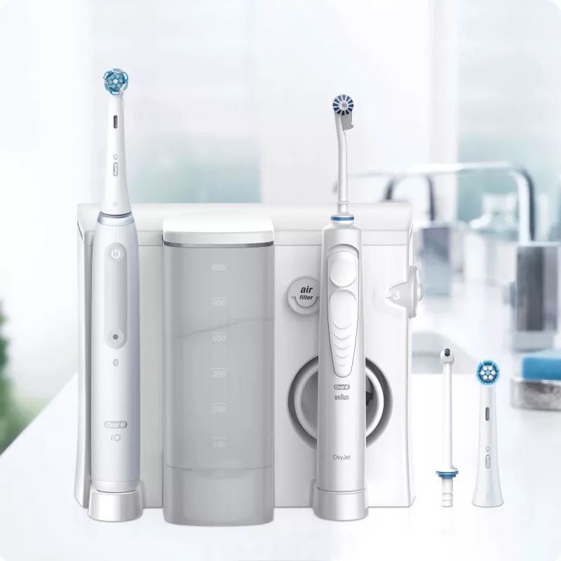 Oral-B iO4 & OxyJet suunhoitokeskus, valkoinen