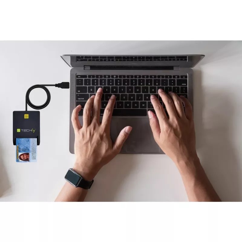 Techly kompakti älykortinlukija/-kirjoittaja USB-C™ valkoinen, USB 2.0, 1,5 m, musta, 102 g
