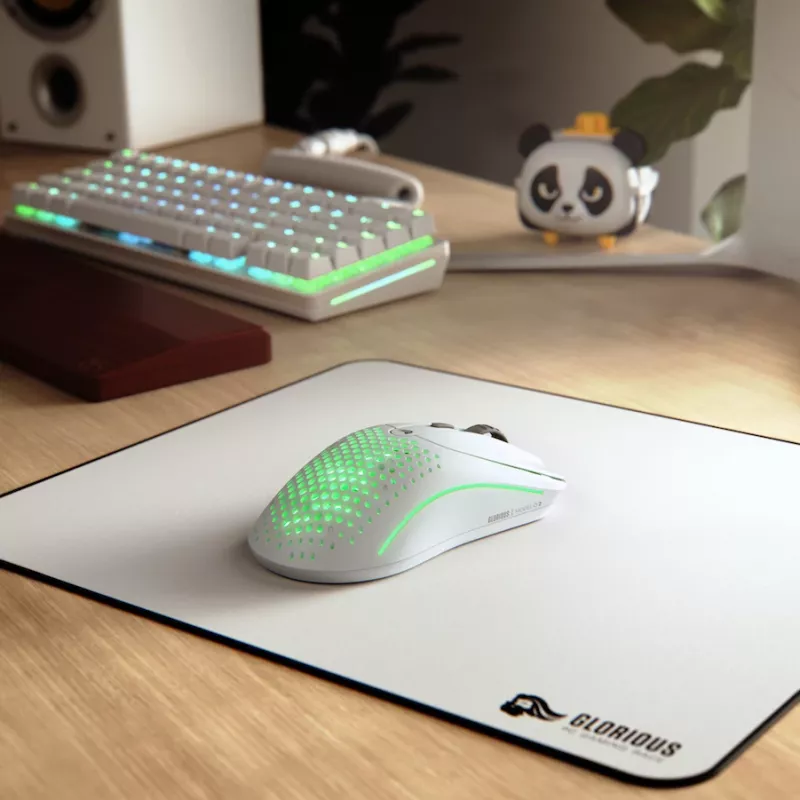 Glorious Gaming Glorious Model O Wireless 2 – mattavalkoinen, oikeakätinen, laser, RF langaton + USB Type-C, 26000 DPI, 1 ms, valkoinen