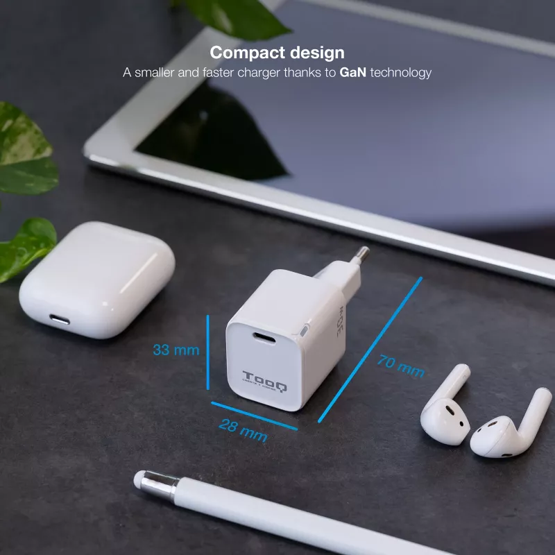 TooQ GAN USB-C/PD seinälaturi 30W, valkoinen, sisäkäyttö, AC, valkoinen