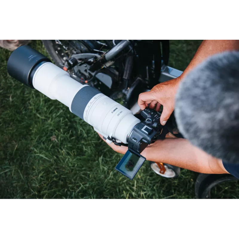Canon RF 200-800 mm F6.3-9 IS USM teleobjektiivi, musta/valkoinen