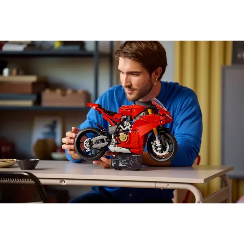 LEGO TECHNIC 42202 Ducati Panigale V4 S moottoripyörä