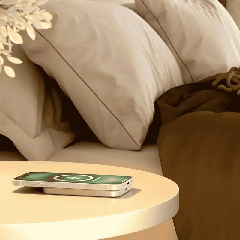 ZENS Pro 1 ohut 5000 mAh langaton lataus valkoinen