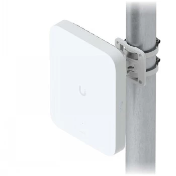 Ubiquiti UniFi 5G Max Outdoor 5G DL jopa 3,6 Gbit/s, 4G DL jopa 1,6 Gbit/s, 1x 2.5G LAN, IPX6 säänkestävyys