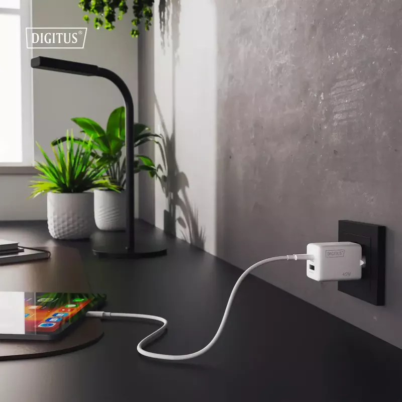 Seinäntalaturi DIGITUS USB GaN 45W — 1× USB-C, 1× USB-A, tulo 100–240V, valkoinen