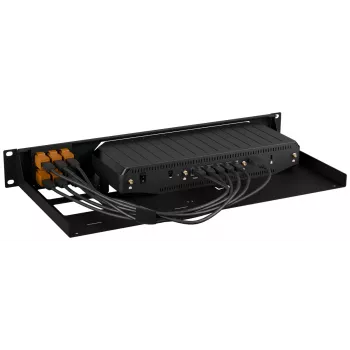 Rackmount.IT telinekiinnike Cradlepoint E400 RM-CR-T5, metallinen asennuskiinnike verkkolaitteelle
