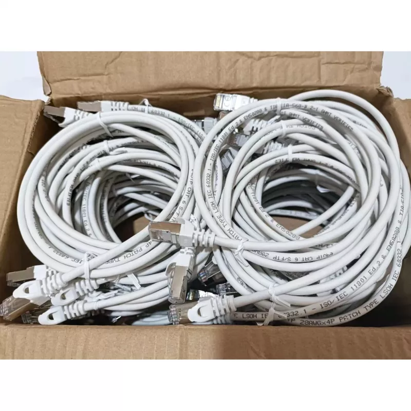 Equip 635510 Cat.6 S/FTP LSZH -patch-kaapelisarja, RJ-45, 1 m, valkoinen, 40 kpl