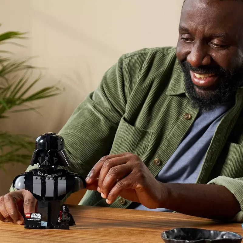 LEGO Star Wars 75439 Darth Vaderin rintakuva