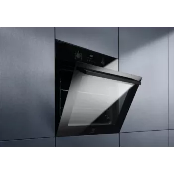 Kalusteisiin asennettava uuni Electrolux LOD6F77WZ monitoiminen, energiatehokkuusluokka A+