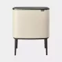 Brabantia Bo Touch Bin 33 L 3 koria beige leveys 540 mm syvyys 312 mm korkeus 680 mm