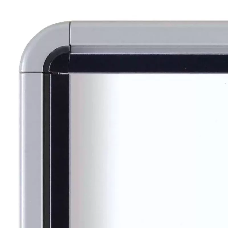 Nobo Premium Plus magneettinen lukittava ulkoilmoitustaulu 8xA4