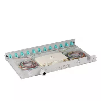EFB Elektronik B71901L12OM3 Kuitujatkoslaatikko, LC 50/125 µm OM3, 12 pigtailia/6 liitintä, 19 tuumaa, ulosvedettävä