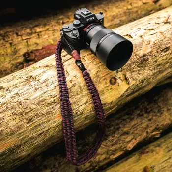 C-ROPE Traveler Paracord -kameranhihna, 140 cm, Red Dots