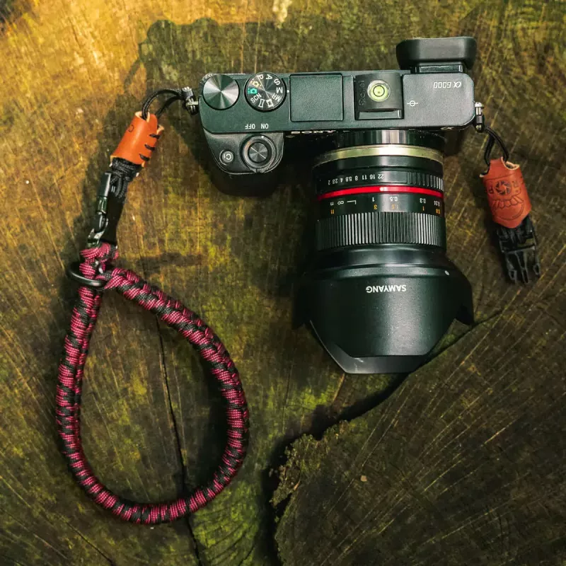 C-ROPE Claw Paracord -kameran rannehihna, 30 cm, punainen