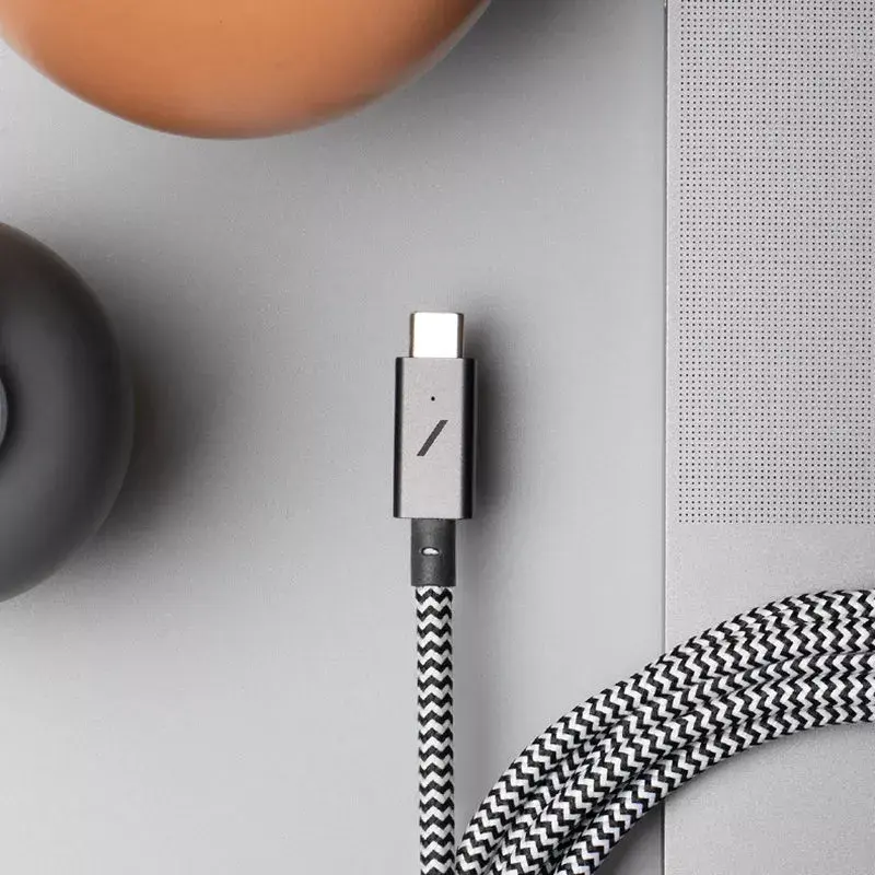 Native Union Belt Cable Pro USB-C - USB-C, 2,4 m, LED-näyttö, Rose