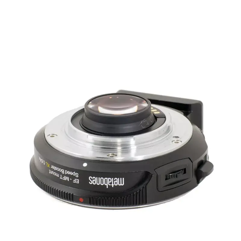 Objektiivisovitin Metabones MB_SPEF-M43-BT3