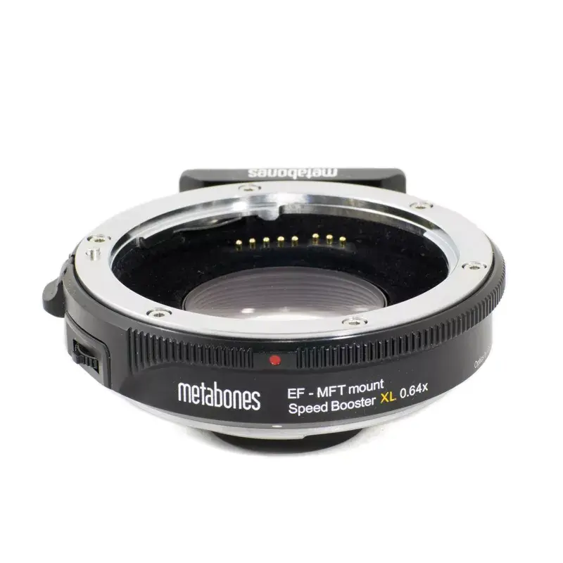 Objektiivisovitin Metabones MB_SPEF-M43-BT3
