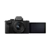 Panasonic Lumix DC-G100D musta kamerasarja H-FS 12-32 -objektiivilla ja DMW-SHGR2-kahvalla