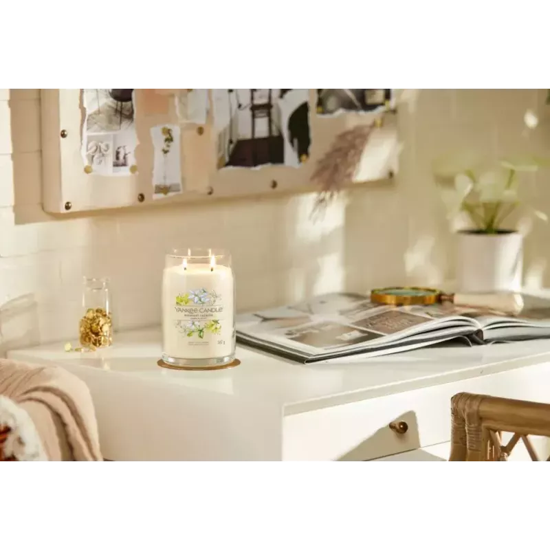 Tuoksukynttilä Yankee Candle Midnight Jasmine 157 mm korkeus 93 mm leveys 567 g