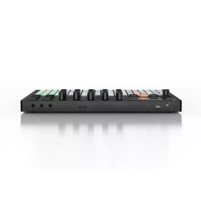 Groovebox Polyend Play - Polyendin laitteistogroovebox, kompakti itsenäinen sekvensseri ja sampleri